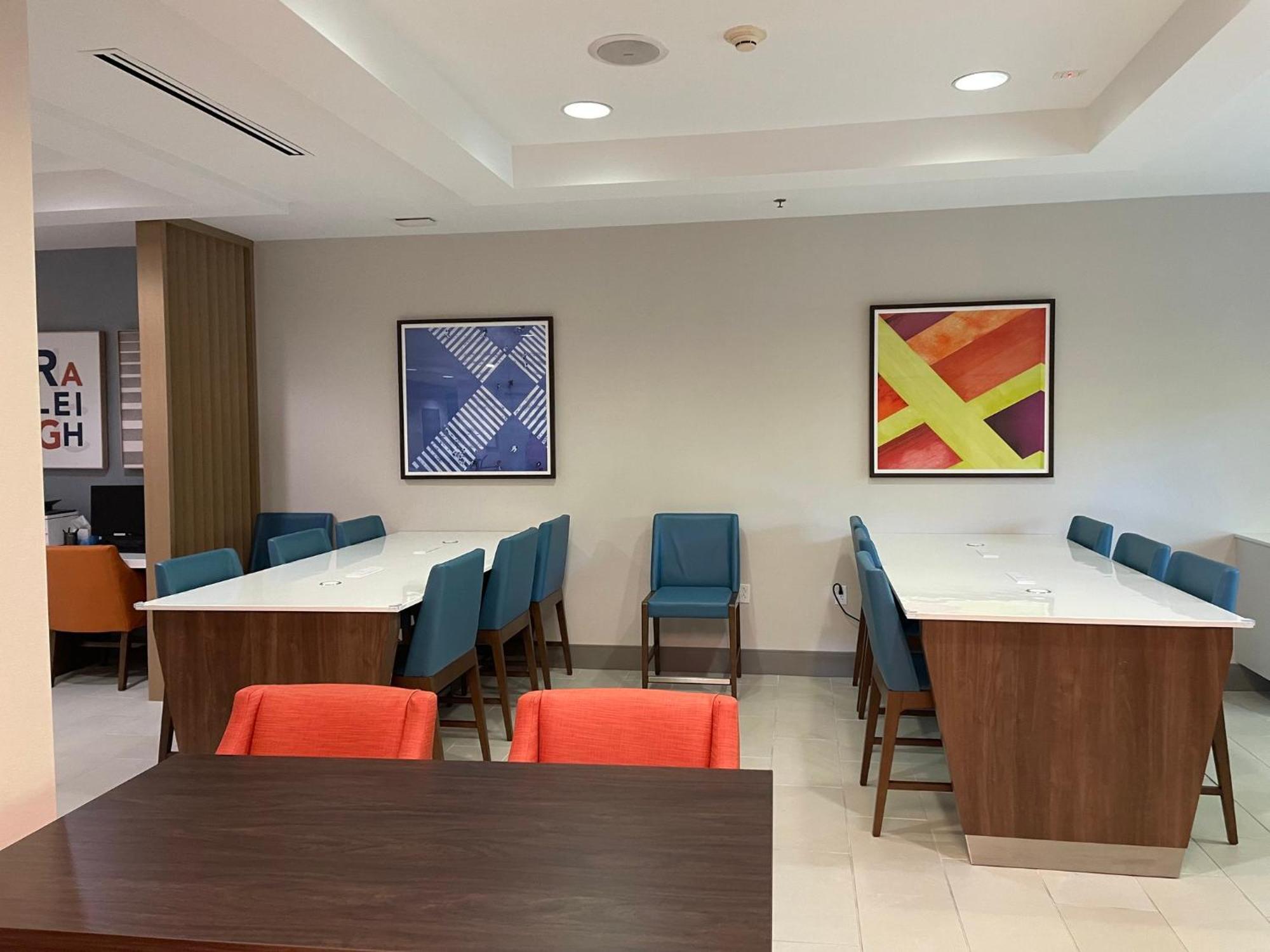 Holiday Inn Express Hotel Raleigh Southwest By Ihg Esterno foto