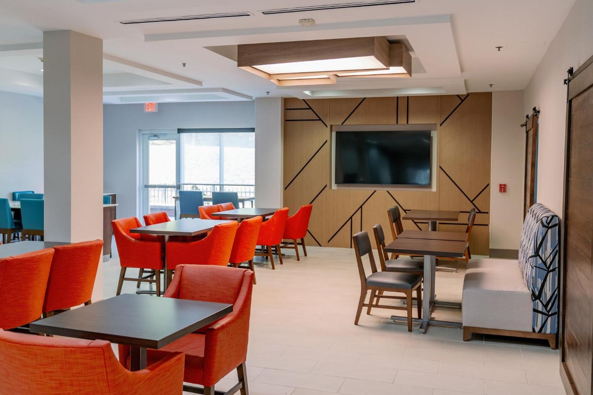 Holiday Inn Express Hotel Raleigh Southwest By Ihg Esterno foto