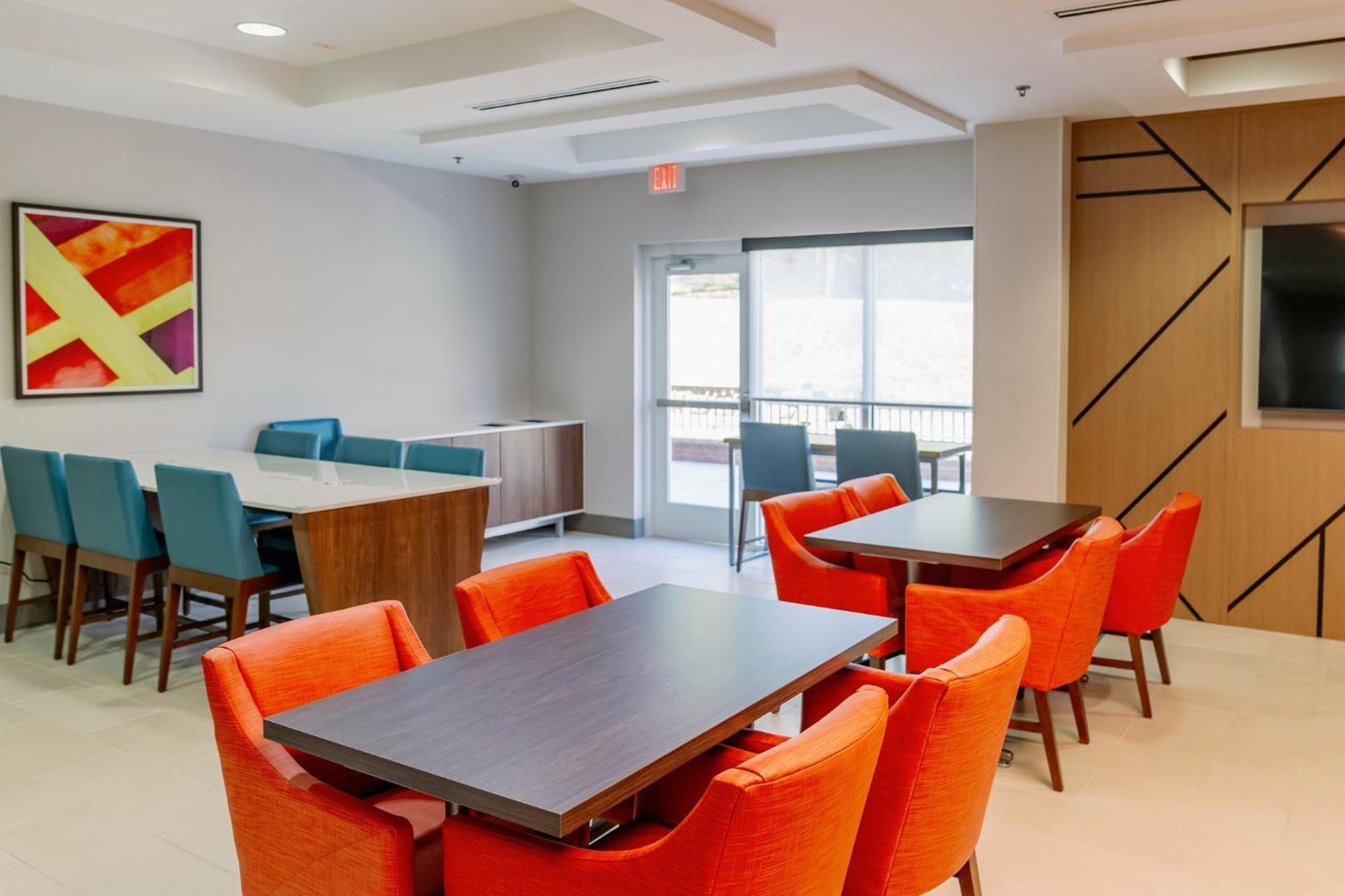 Holiday Inn Express Hotel Raleigh Southwest By Ihg Esterno foto
