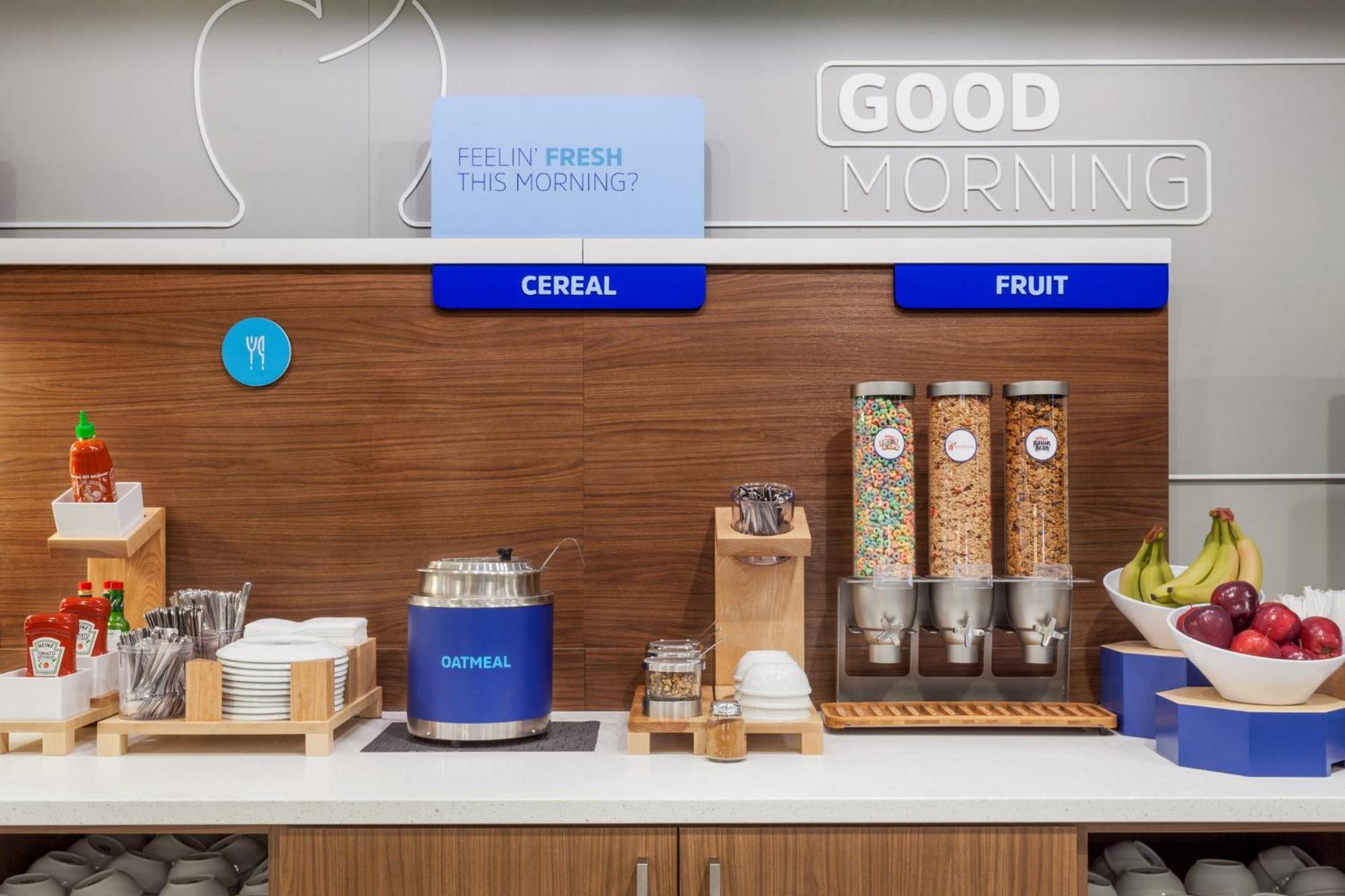 Holiday Inn Express Hotel Raleigh Southwest By Ihg Esterno foto