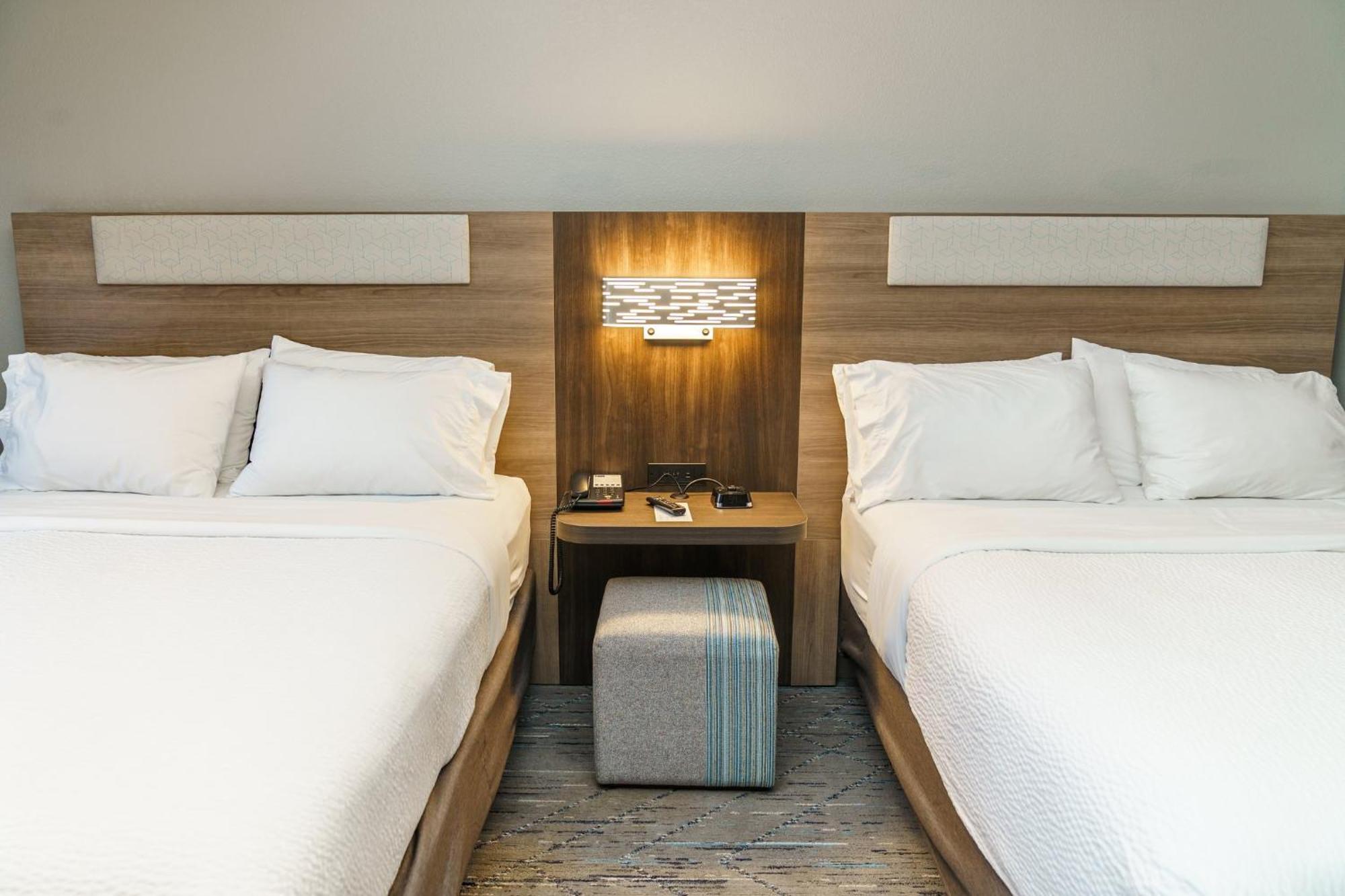 Holiday Inn Express Hotel Raleigh Southwest By Ihg Esterno foto