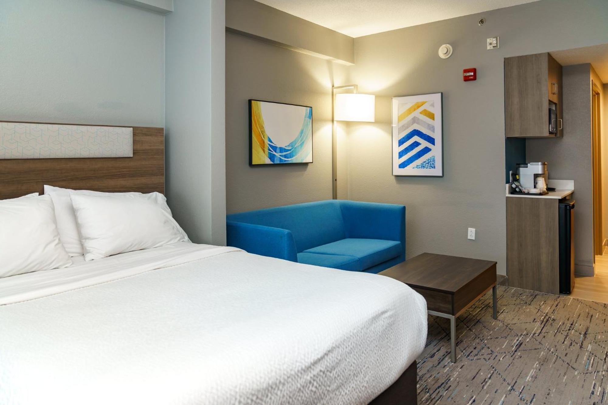 Holiday Inn Express Hotel Raleigh Southwest By Ihg Esterno foto