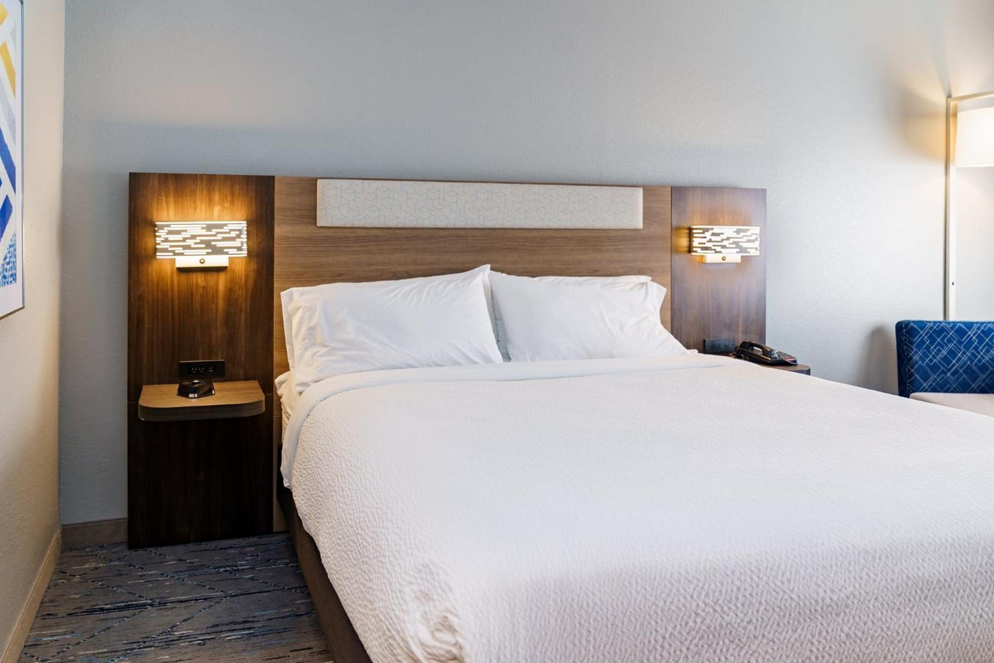 Holiday Inn Express Hotel Raleigh Southwest By Ihg Esterno foto