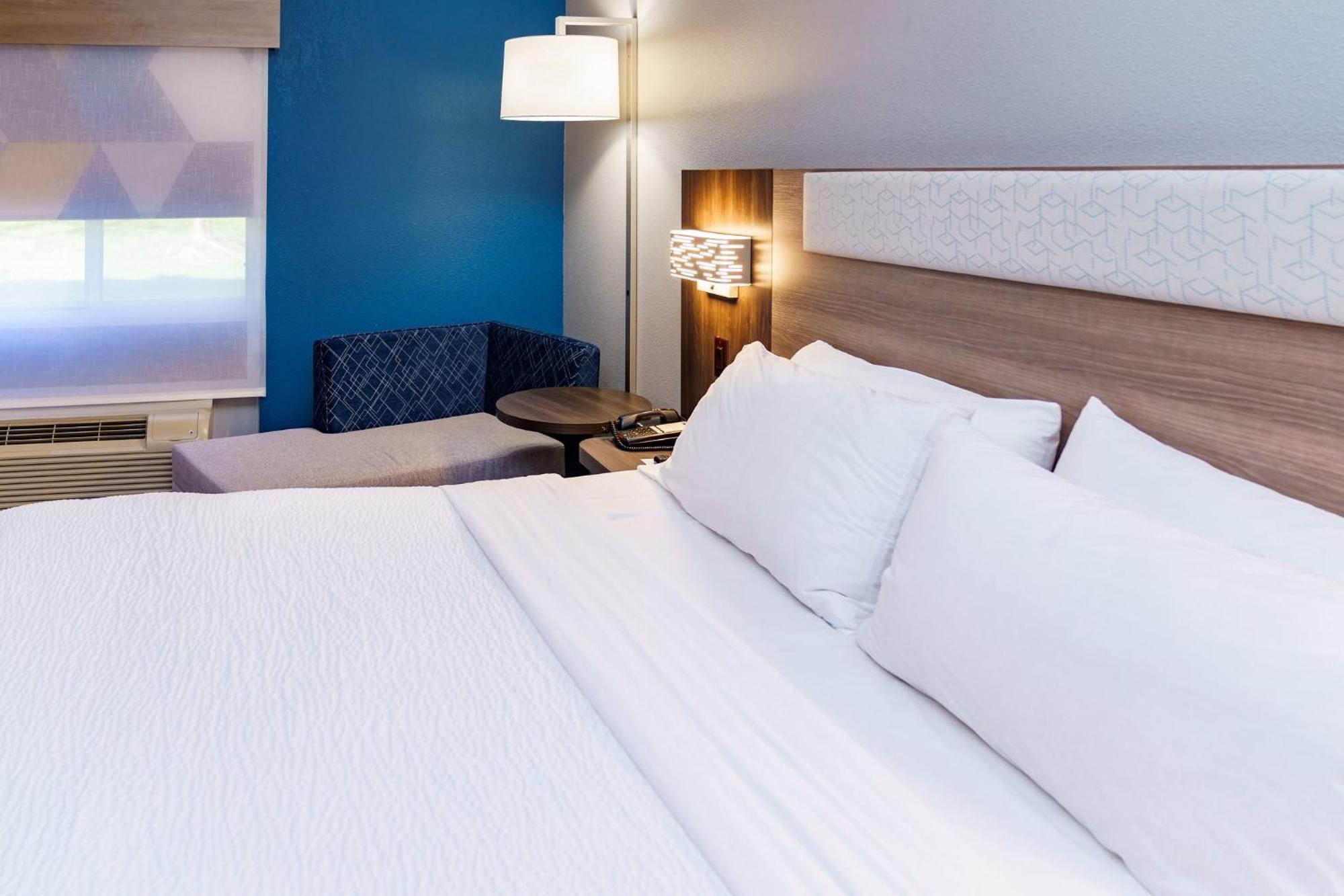 Holiday Inn Express Hotel Raleigh Southwest By Ihg Esterno foto