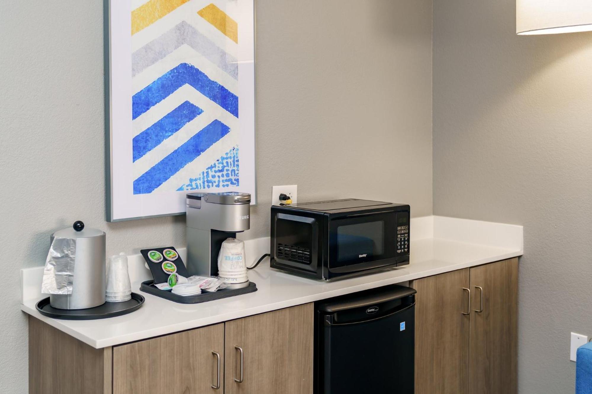 Holiday Inn Express Hotel Raleigh Southwest By Ihg Esterno foto